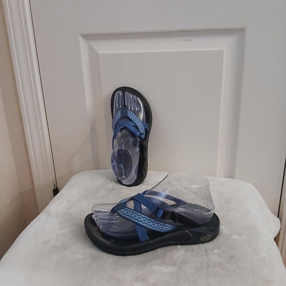 Chaco Blue Geometric Strappy Flip Flop Hiking Thong Sandals 6 Gorpcore Utility